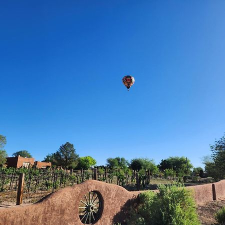 Red Mountain Manor Vineyard And Guesthouse Rio Rancho Buitenkant foto