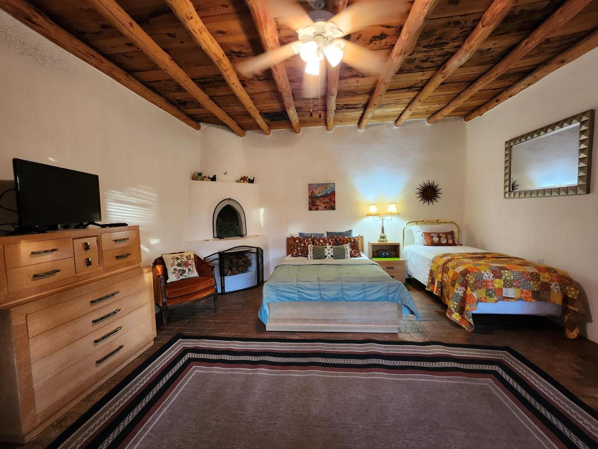 Red Mountain Manor Vineyard And Guesthouse Rio Rancho Buitenkant foto