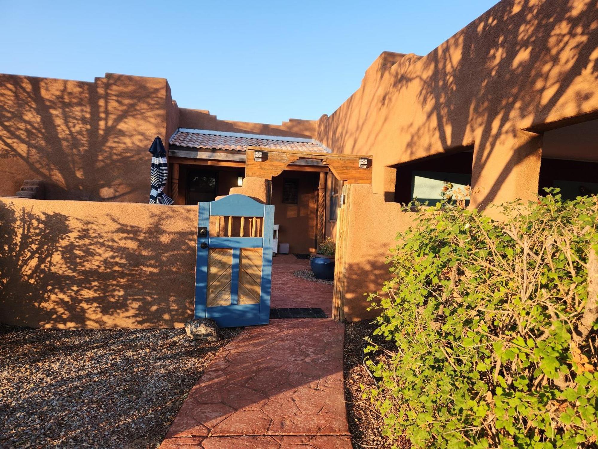 Red Mountain Manor Vineyard And Guesthouse Rio Rancho Buitenkant foto